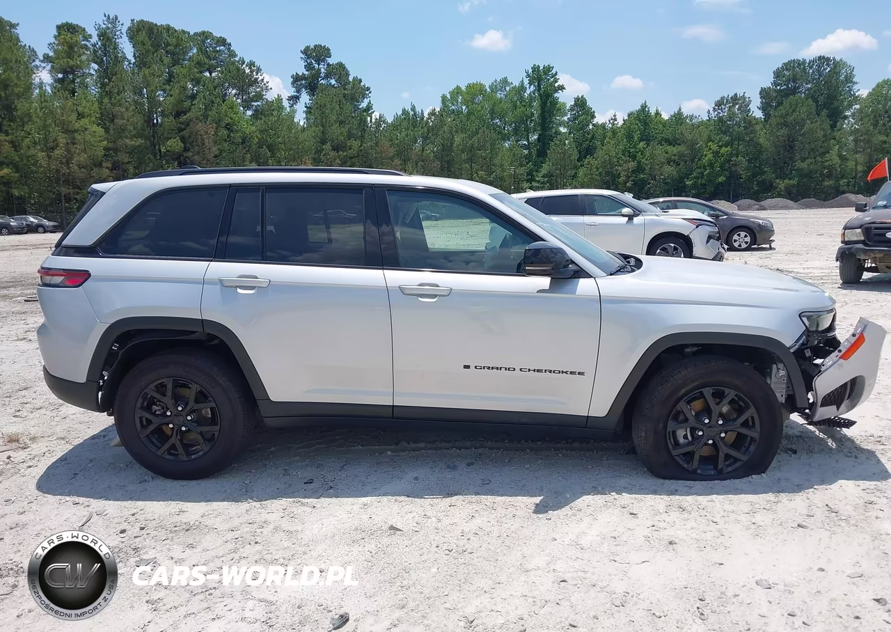 2025 Jeep Grand Cherokee Altitude X 4X2 VIN:1C4RJGAG4SC290155 - 14