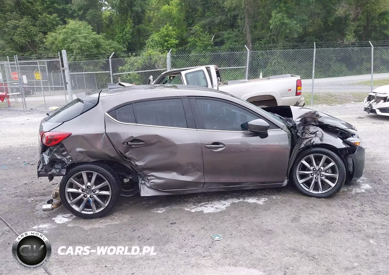 2018 Mazda Mazda3 Grand Touring VIN:3MZBN1M36JM215897 - 13