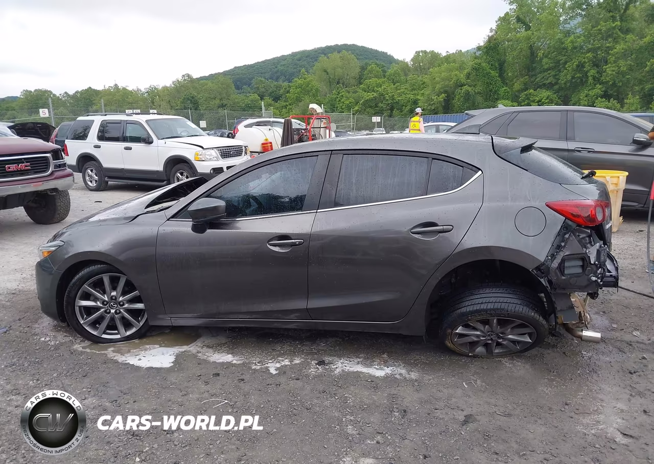 2018 Mazda Mazda3 Grand Touring VIN:3MZBN1M36JM215897 - 14