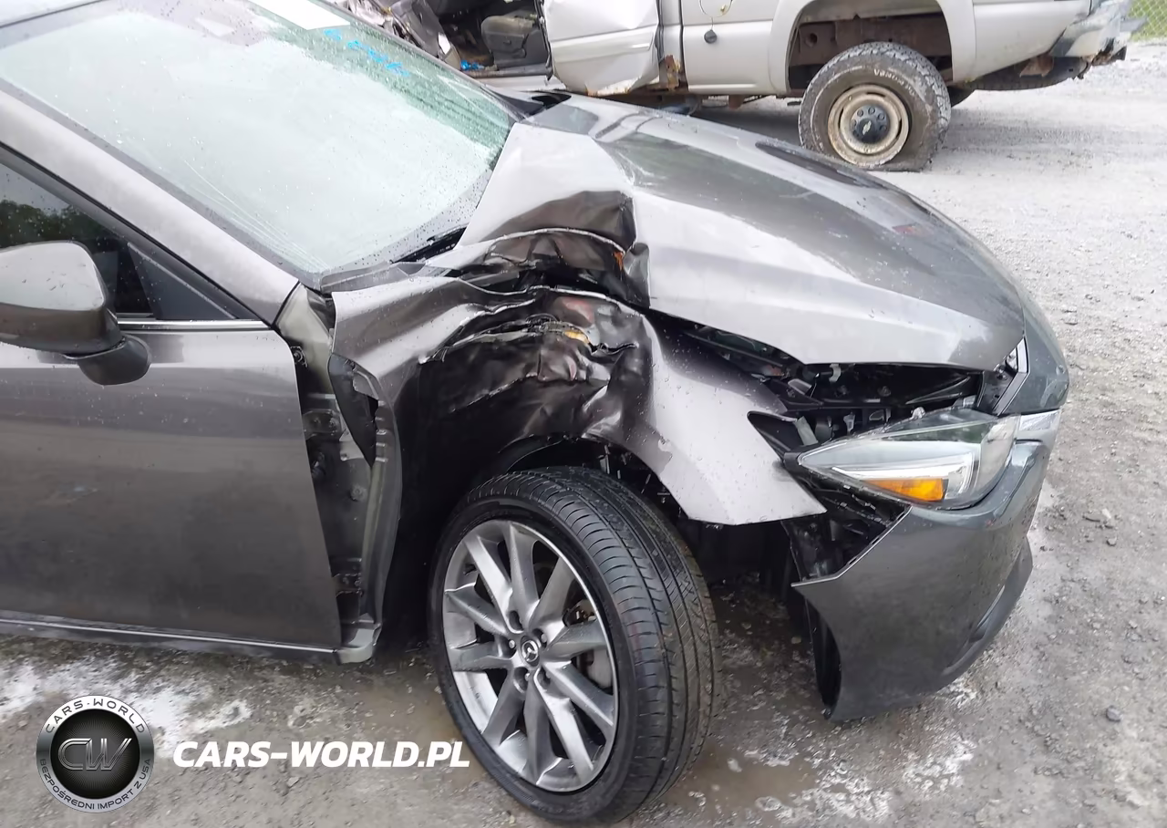 2018 Mazda Mazda3 Grand Touring VIN:3MZBN1M36JM215897 - 17