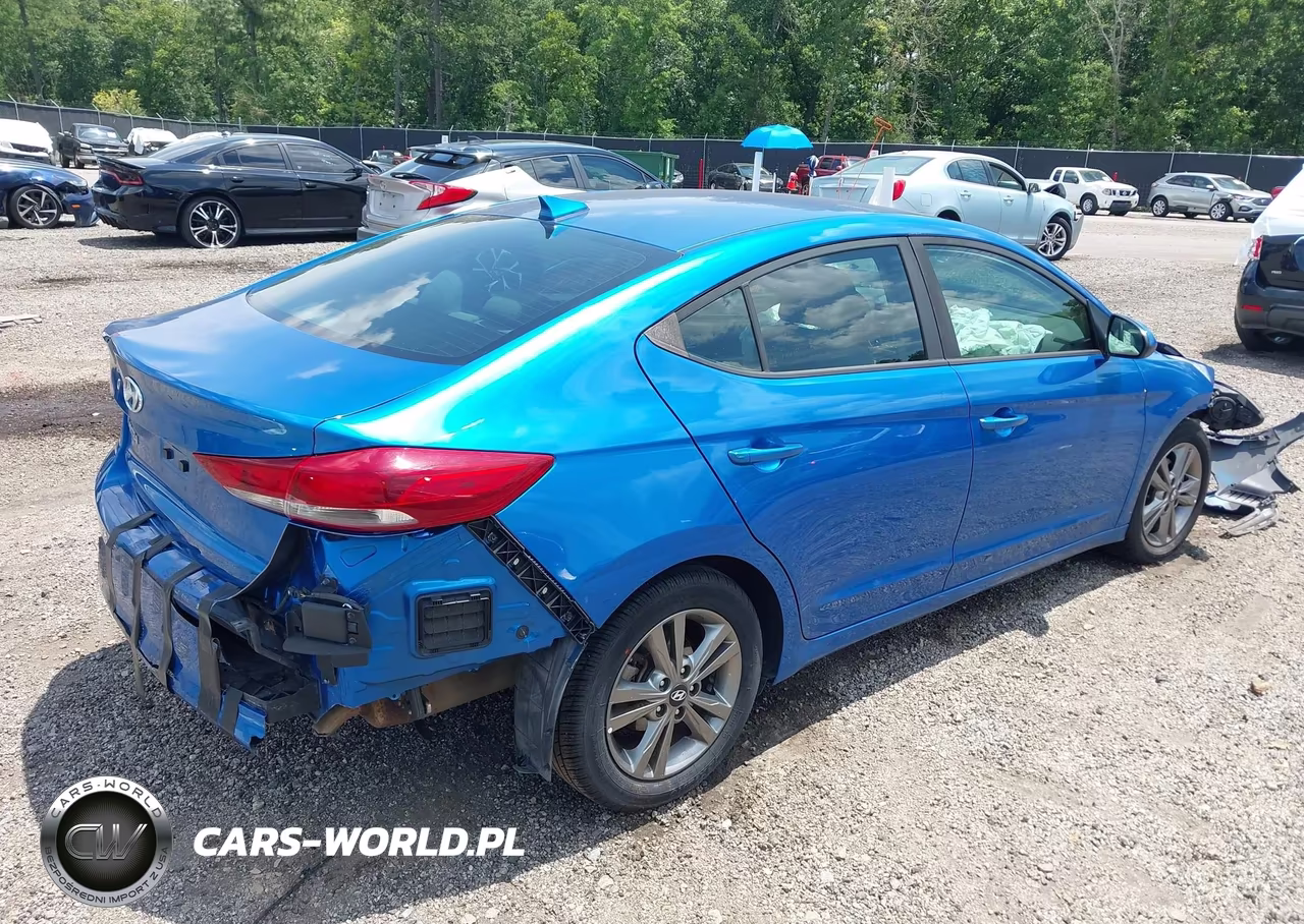2018 Hyundai Elantra Sel VIN:5NPD84LFXJH254823 - 4