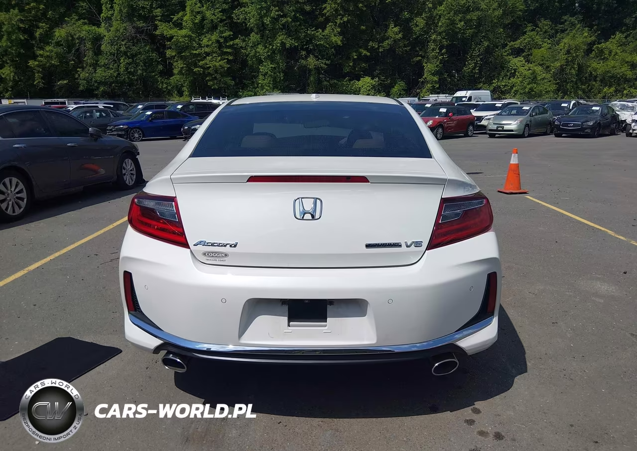 2017 Honda Accord Touring V6 VIN:1HGCT2B06HA005806 - 16