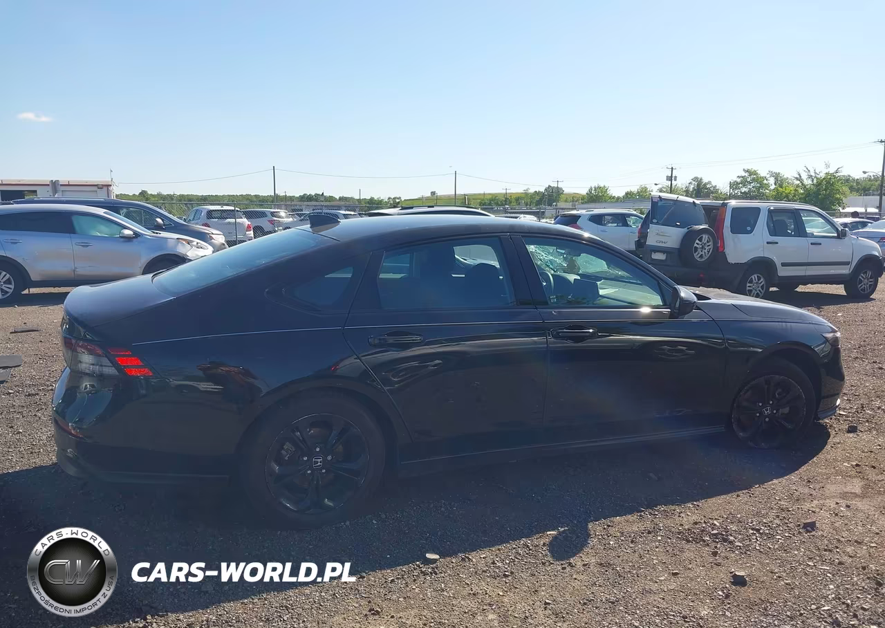 2025 Honda Accord Se VIN:1HGCY1F4XSA035973 - 13