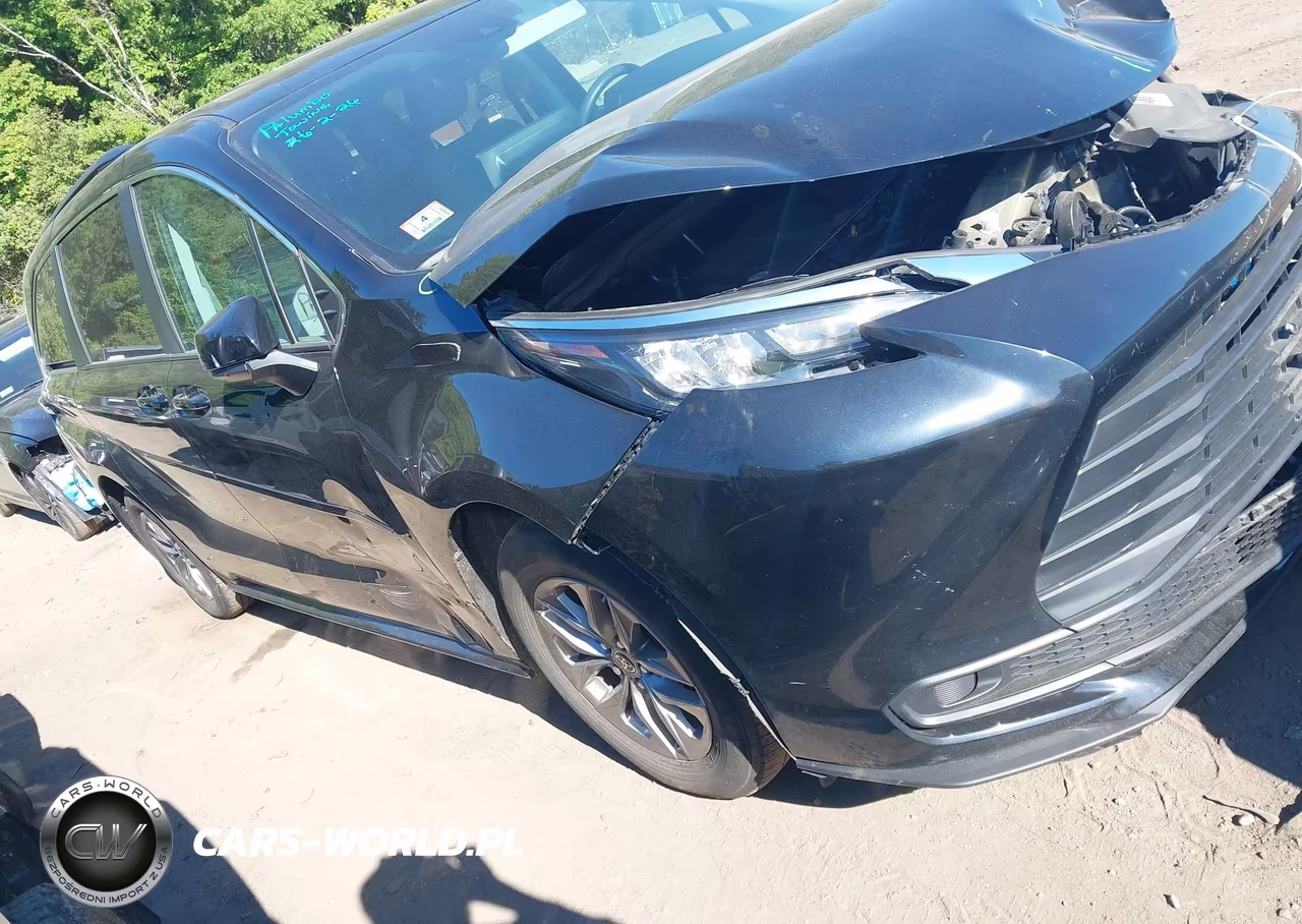2024 Toyota Sienna Le – zdjęcie 1 z 16