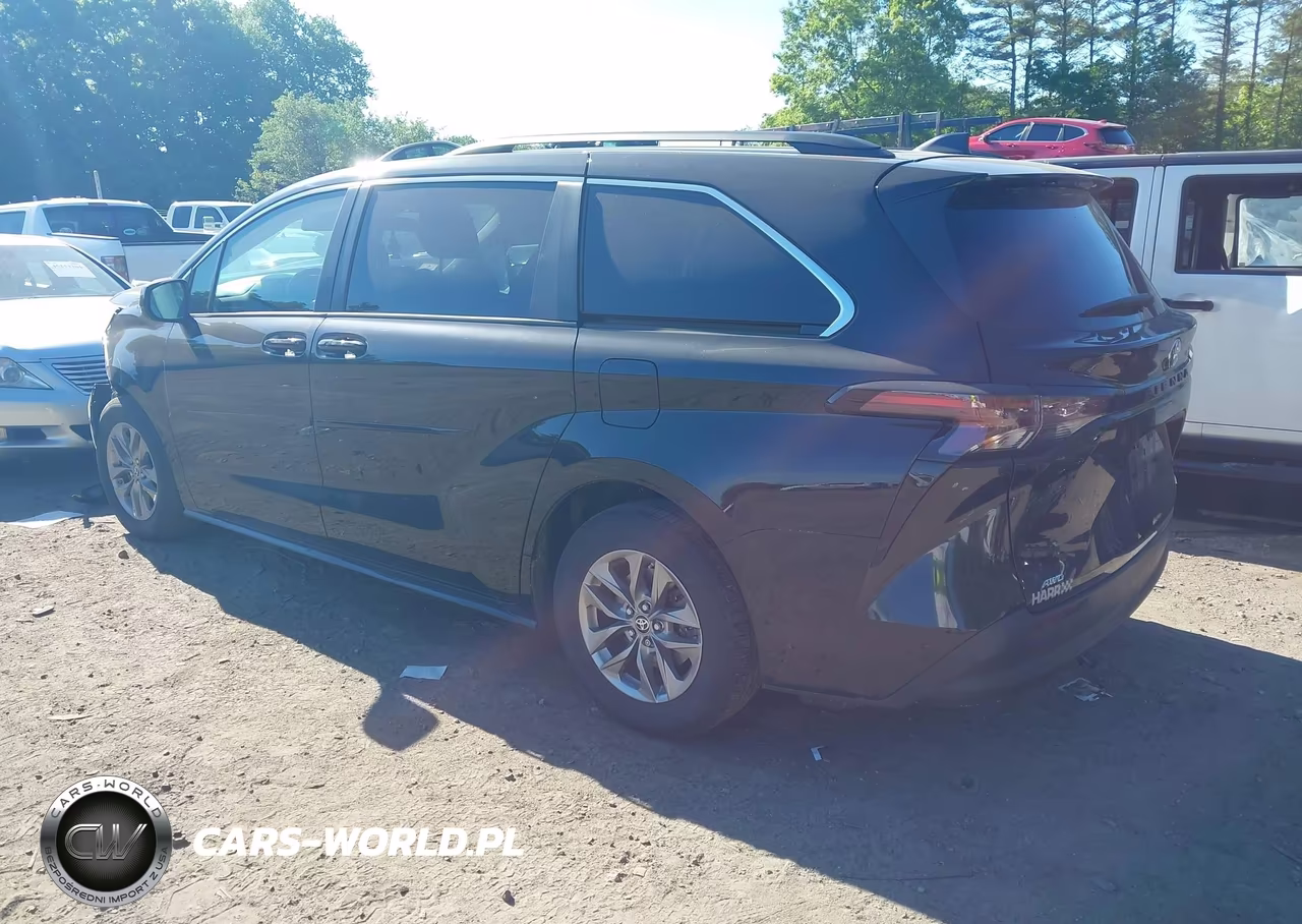 2024 Toyota Sienna Le VIN:5TDKSKFC8RS128691 - 3