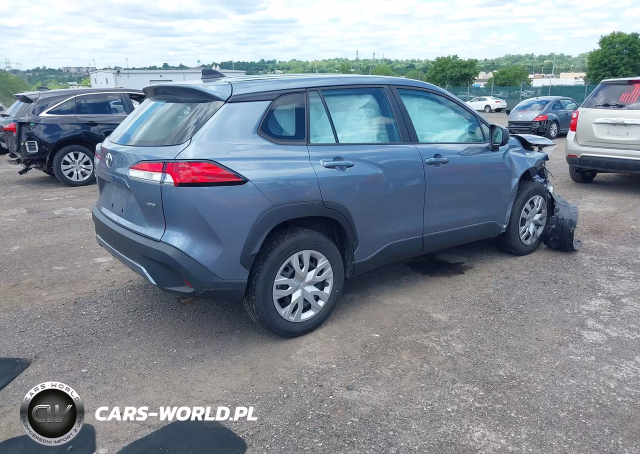 2023 Toyota Corolla Cross L VIN:7MUAAABG0PV053084 - 4