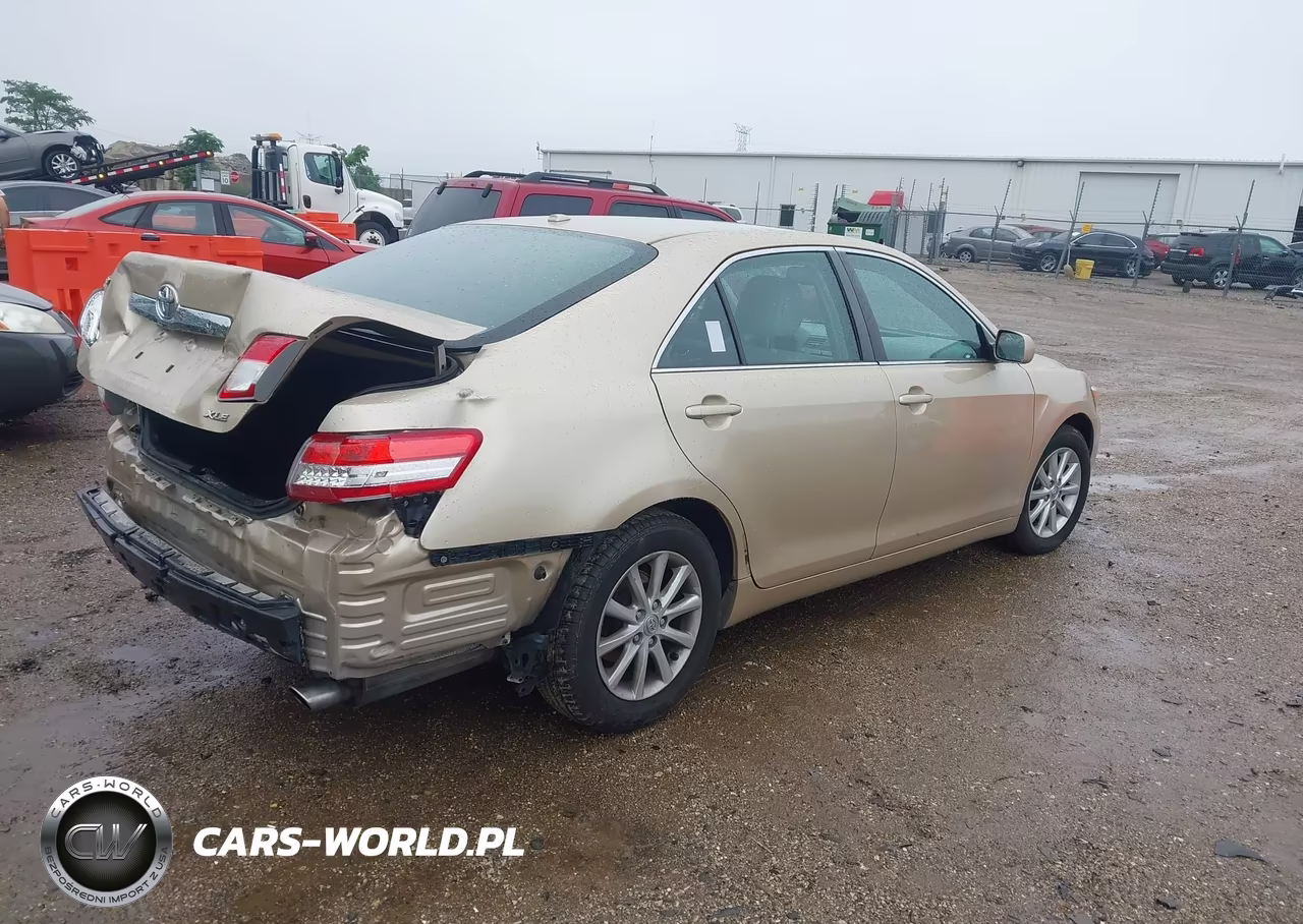 2010 Toyota Camry Xle VIN:4T1BF3EK2AU032375 - 4
