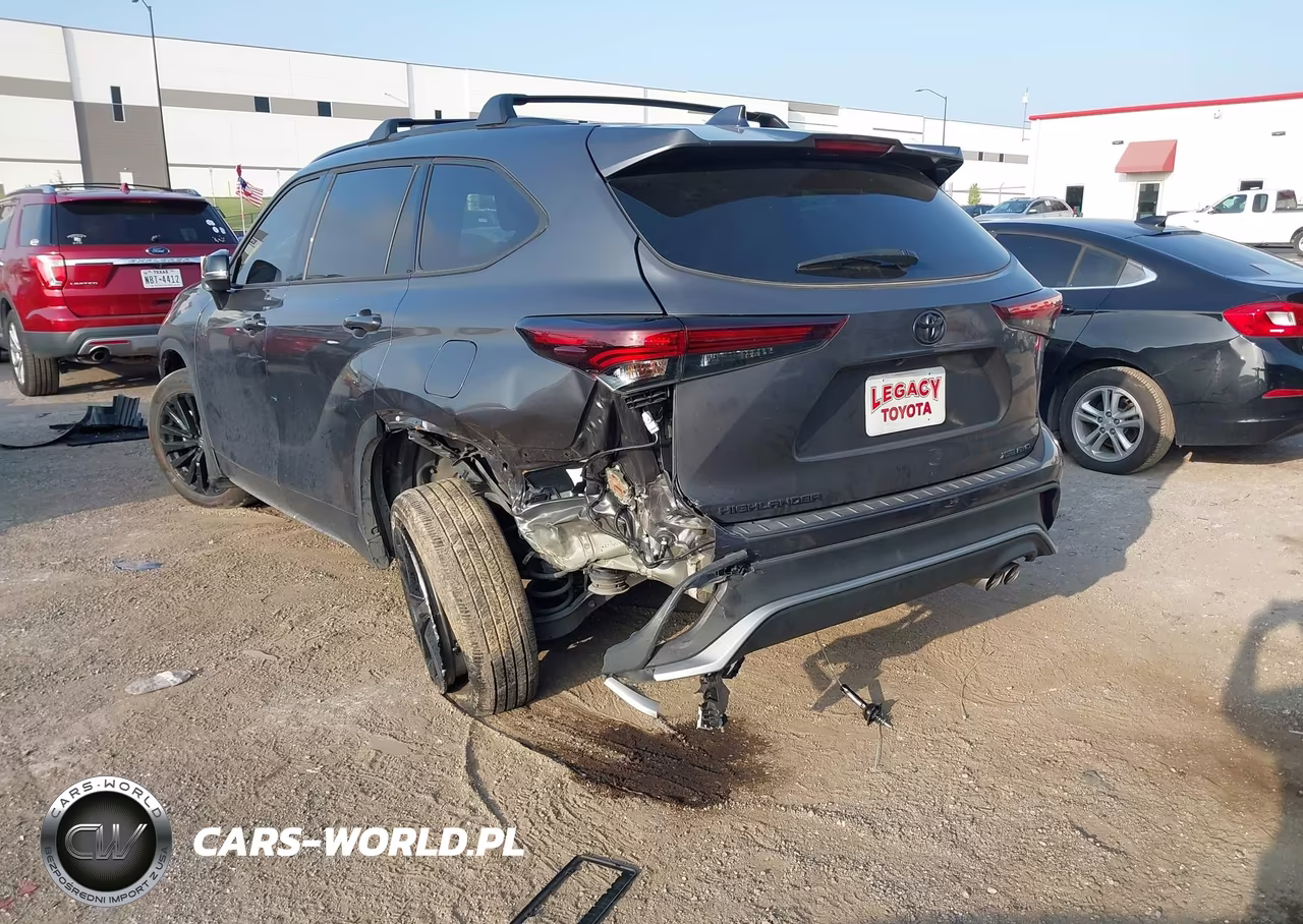 2025 Toyota Highlander Xse VIN:5TDKDRBH9SS576710 - 3