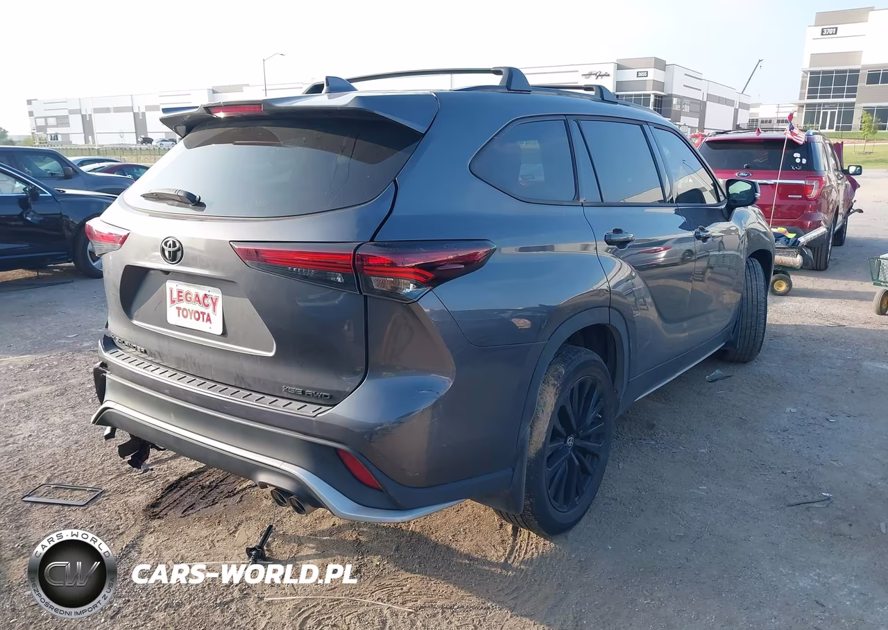 2025 Toyota Highlander Xse VIN:5TDKDRBH9SS576710 - 4