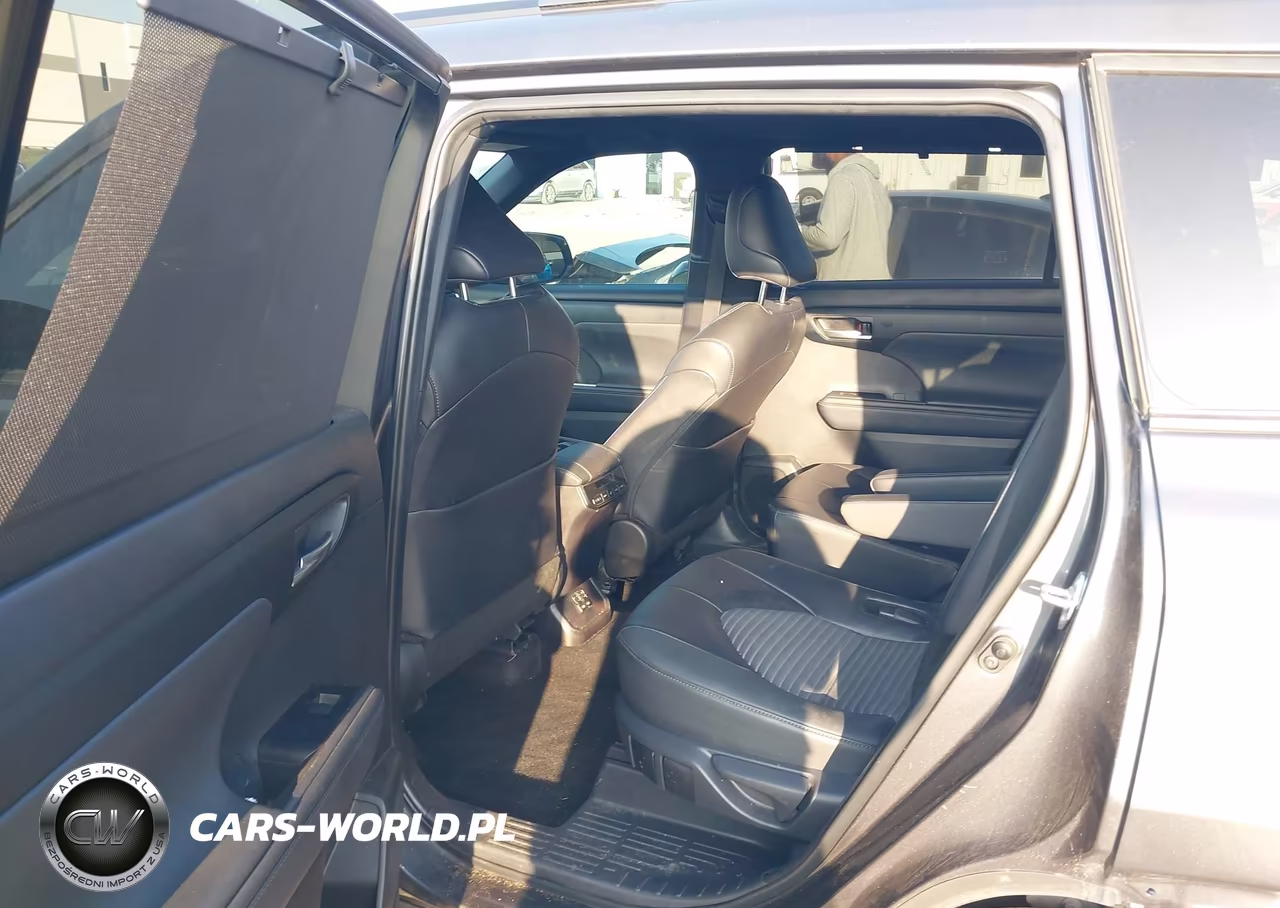 2025 Toyota Highlander Xse VIN:5TDKDRBH9SS576710 - 8