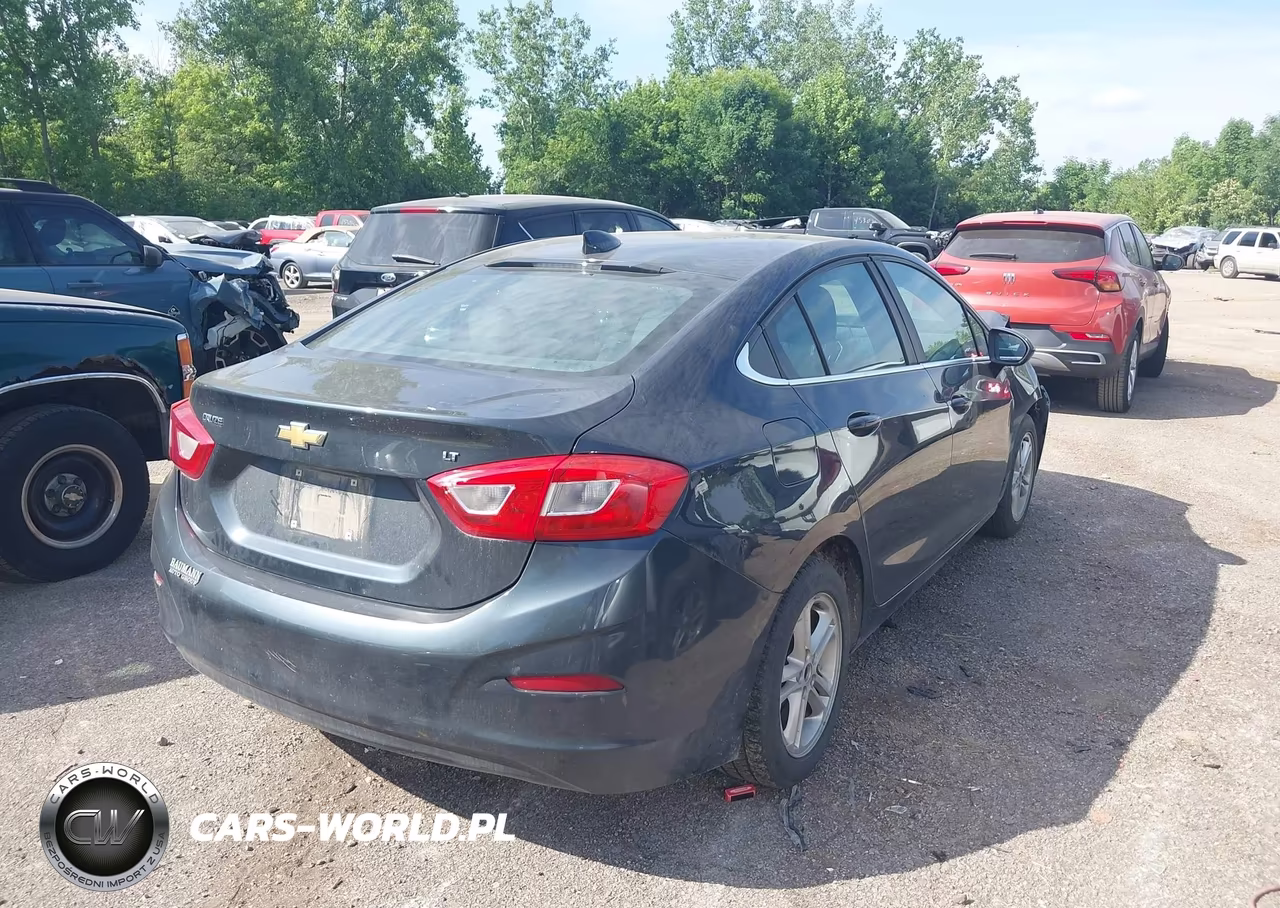 2017 Chevrolet Cruze Lt Auto VIN:1G1BE5SM5H7162113 - 4