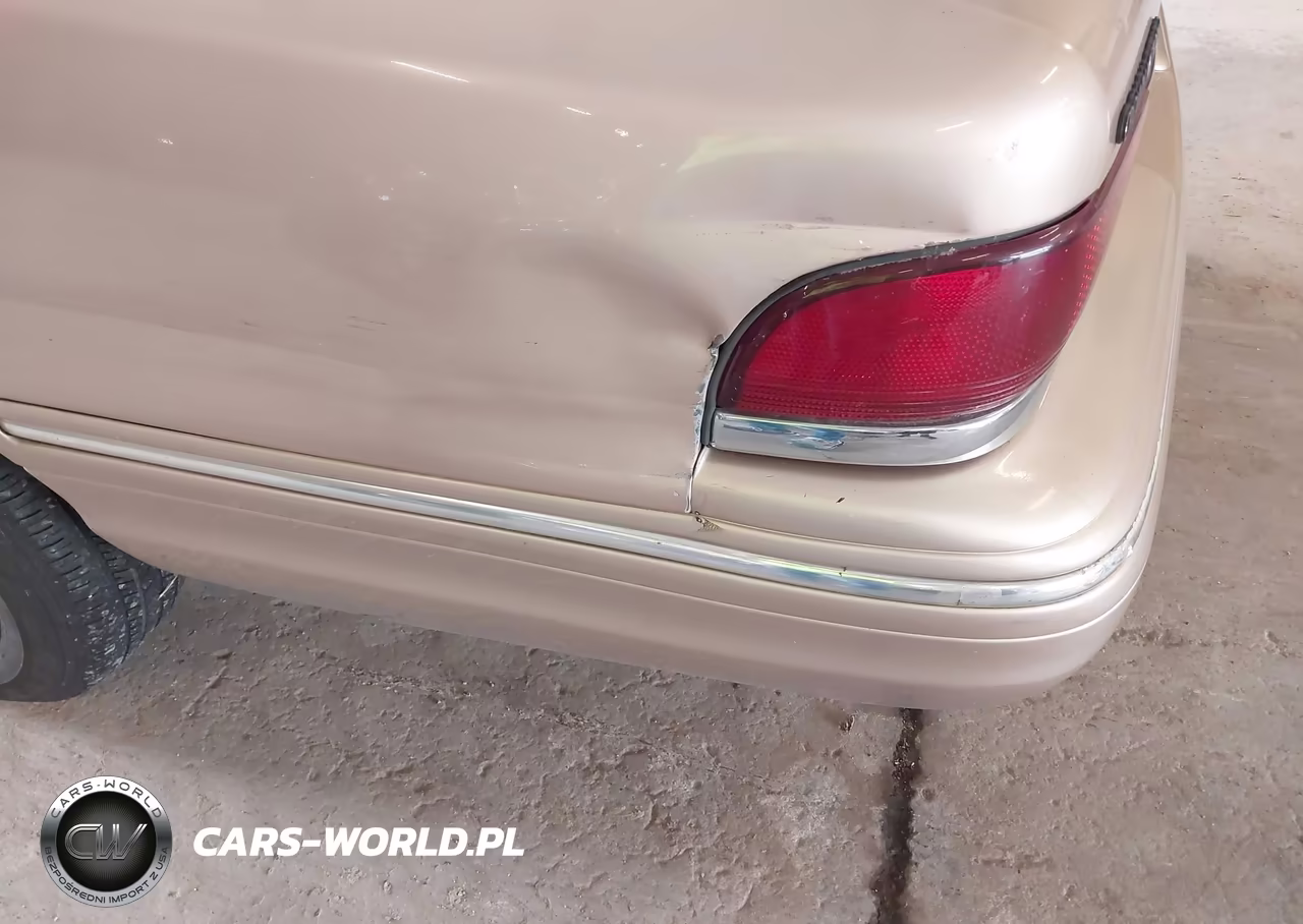 1996 Ford Crown Victoria VIN:2FALP73W2TX211116 - 13