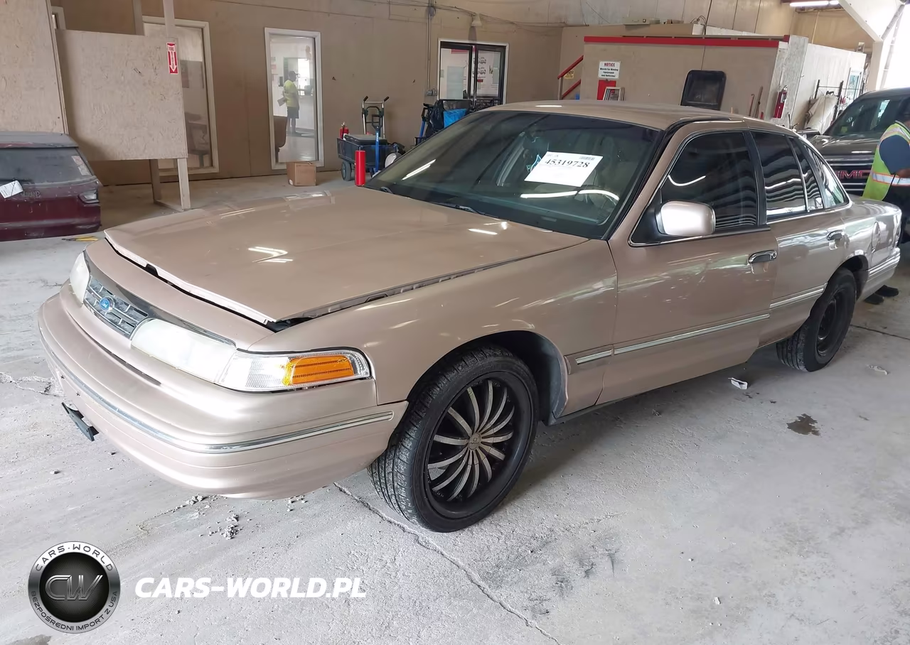 1996 Ford Crown Victoria VIN:2FALP73W2TX211116 - 2
