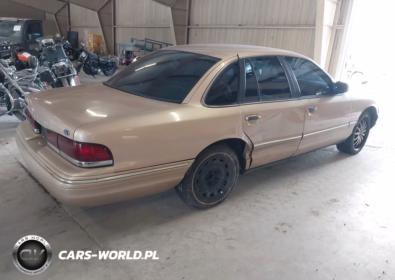 1996 Ford Crown Victoria VIN:2FALP73W2TX211116 - 4