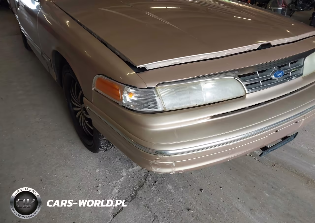 1996 Ford Crown Victoria VIN:2FALP73W2TX211116 - 6