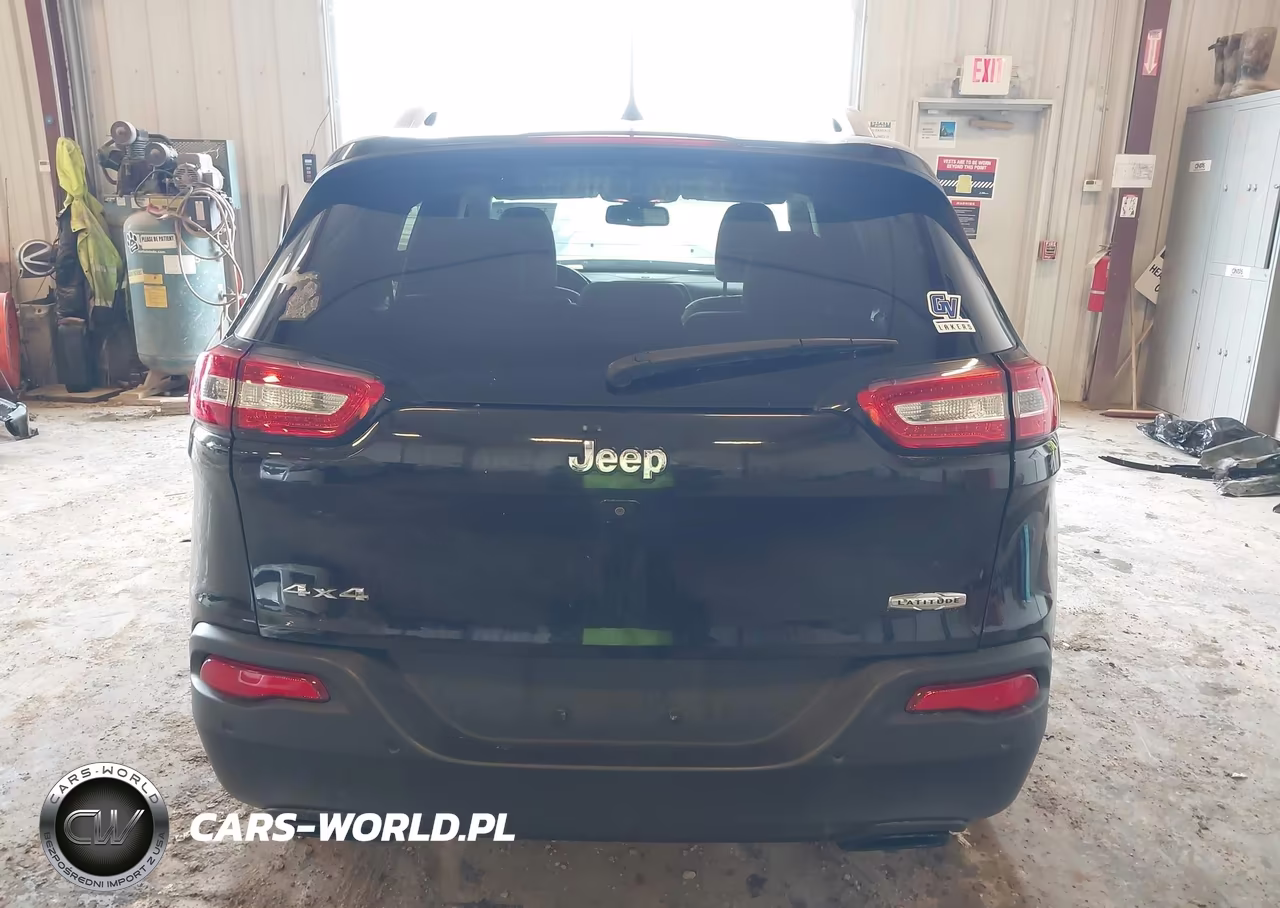 2016 Jeep Cherokee Latitude VIN:1C4PJMCS6GW198834 - 16