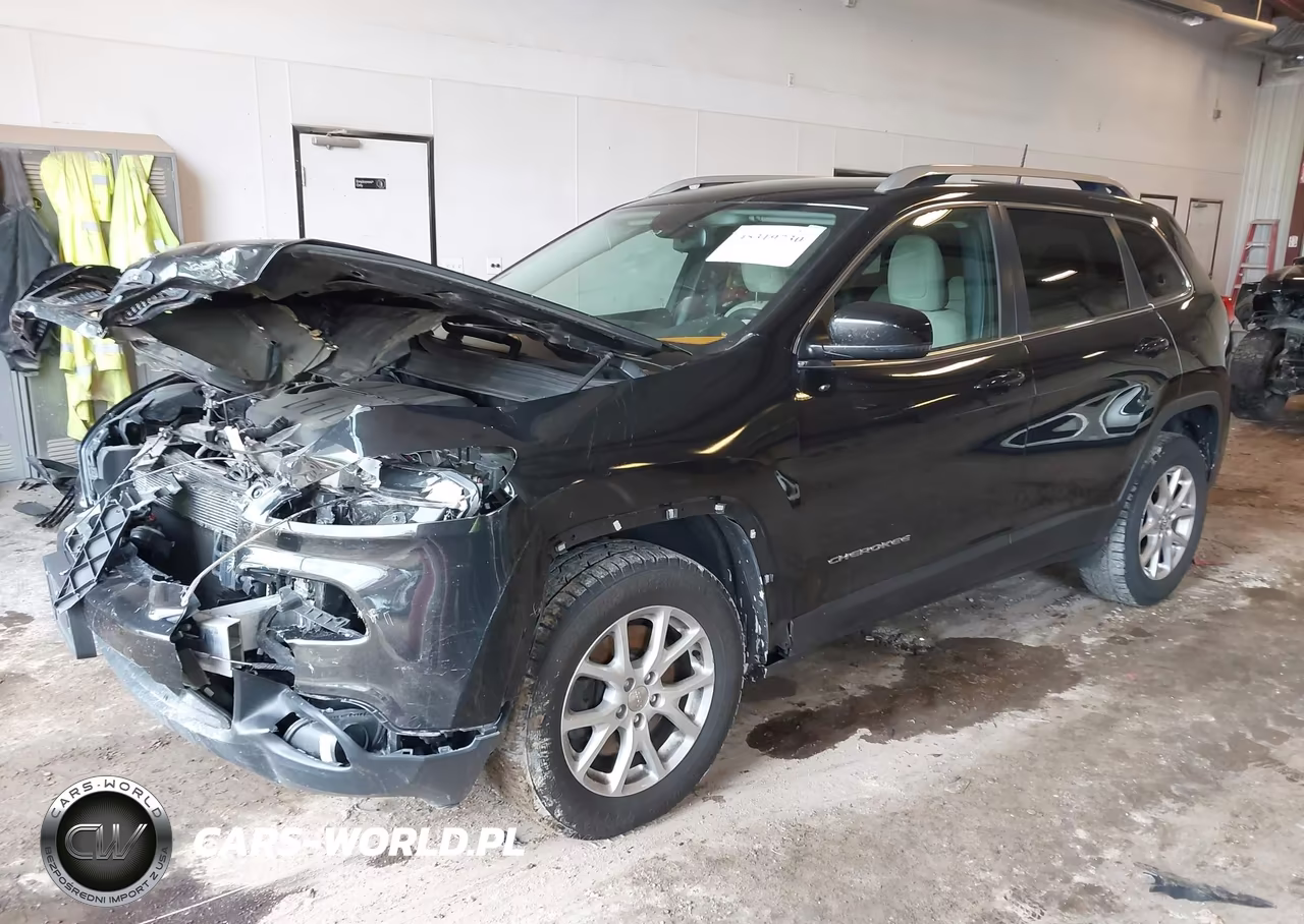 2016 Jeep Cherokee Latitude VIN:1C4PJMCS6GW198834 - 2