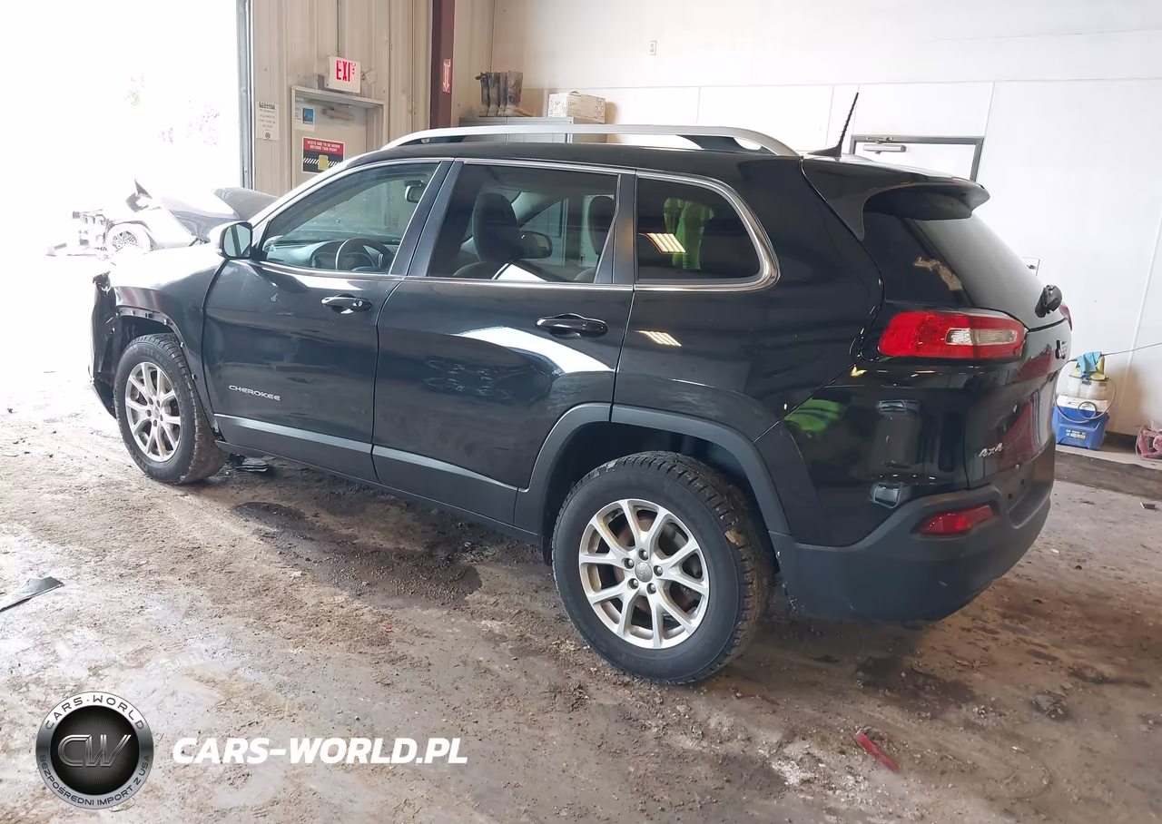 2016 Jeep Cherokee Latitude VIN:1C4PJMCS6GW198834 - 3