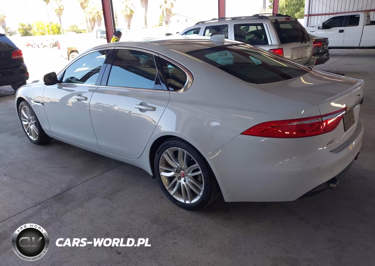2018 Jaguar Xf 35T Portfolio Limited Edition VIN:SAJBH4EV6JCY53260 - 3