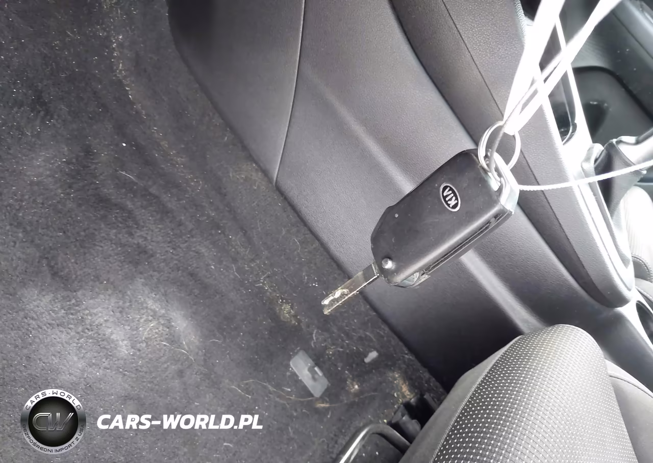 2019 Kia Forte Fe VIN:3KPF24AD8KE034520 - 11