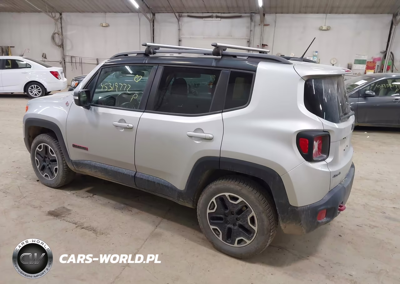 2015 Jeep Renegade Trailhawk VIN:ZACCJBCT7FPB88921 - 3