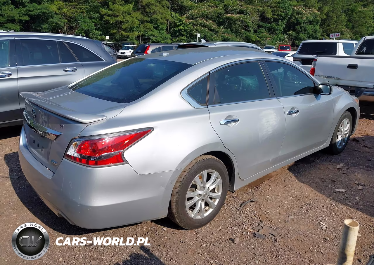 2014 Nissan Altima 2.5 S VIN:1N4AL3AP3EC176562 - 4