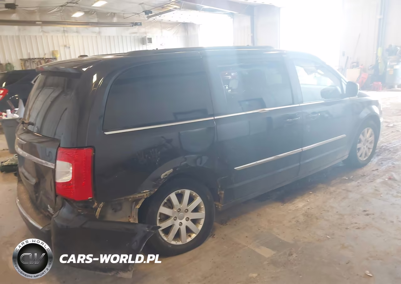 2015 Chrysler Town & Country Touring VIN:2C4RC1BG9FR505077 - 4