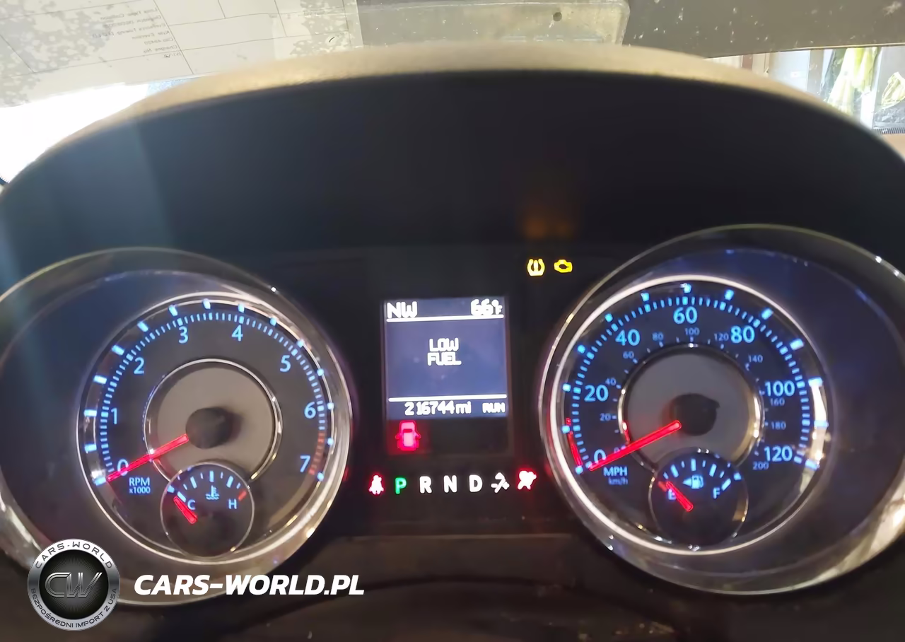 2015 Chrysler Town & Country Touring VIN:2C4RC1BG9FR505077 - 7