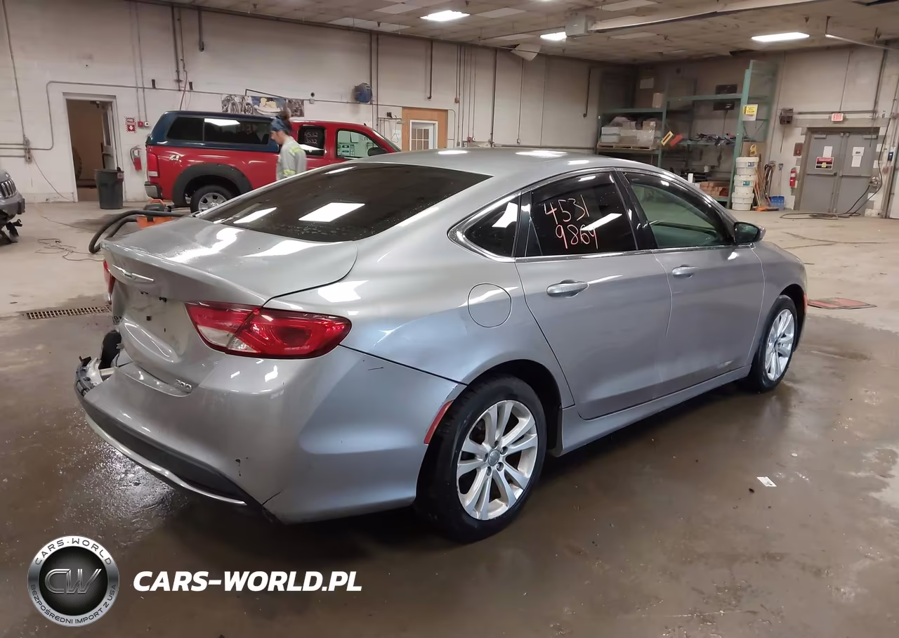 2015 Chrysler 200 Limited VIN:1C3CCCAB2FN729509 - 4