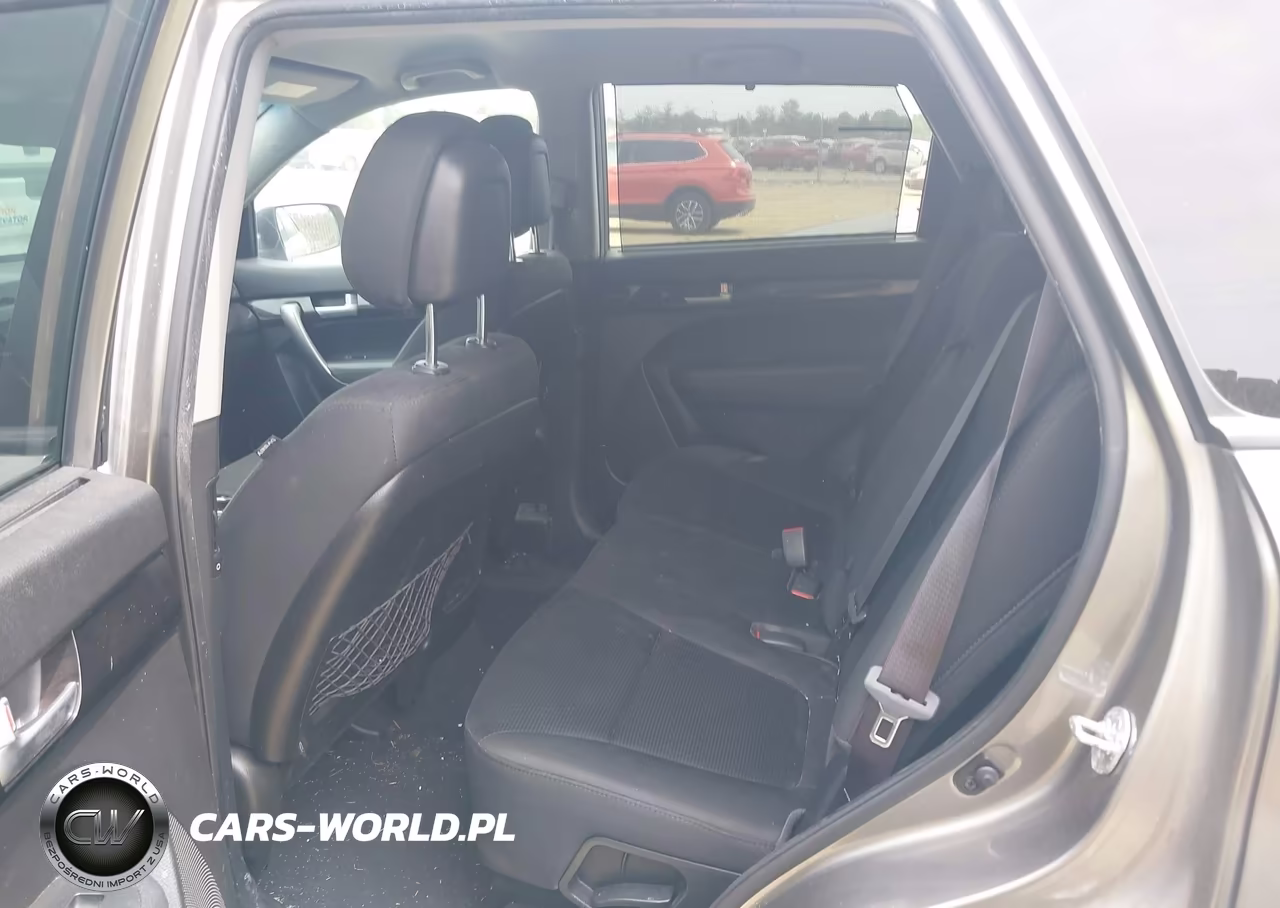 2015 Kia Sorento Lx VIN:5XYKT4A69FG651768 - 8