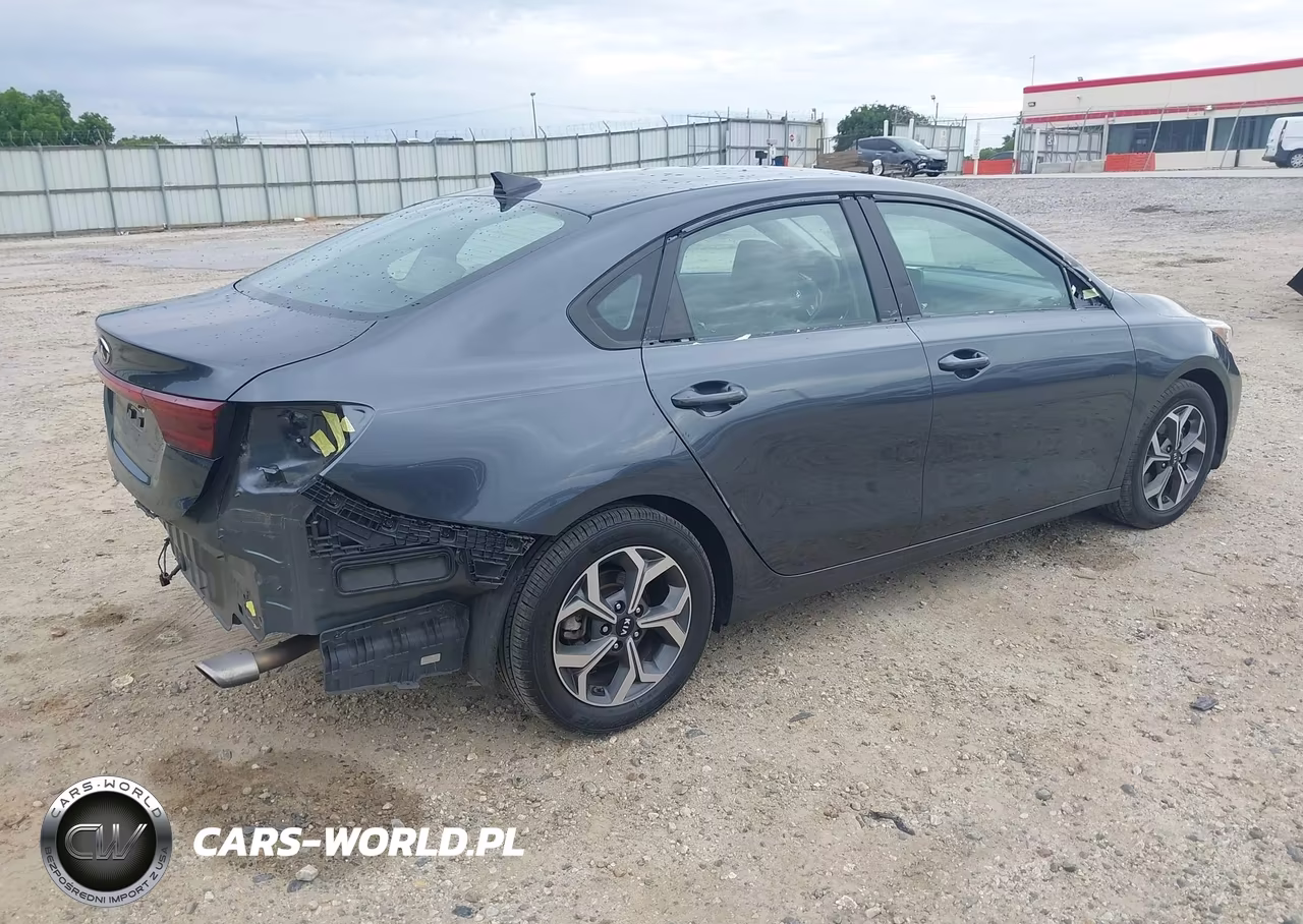 2020 Kia Forte Lxs VIN:3KPF24AD5LE217827 - 4