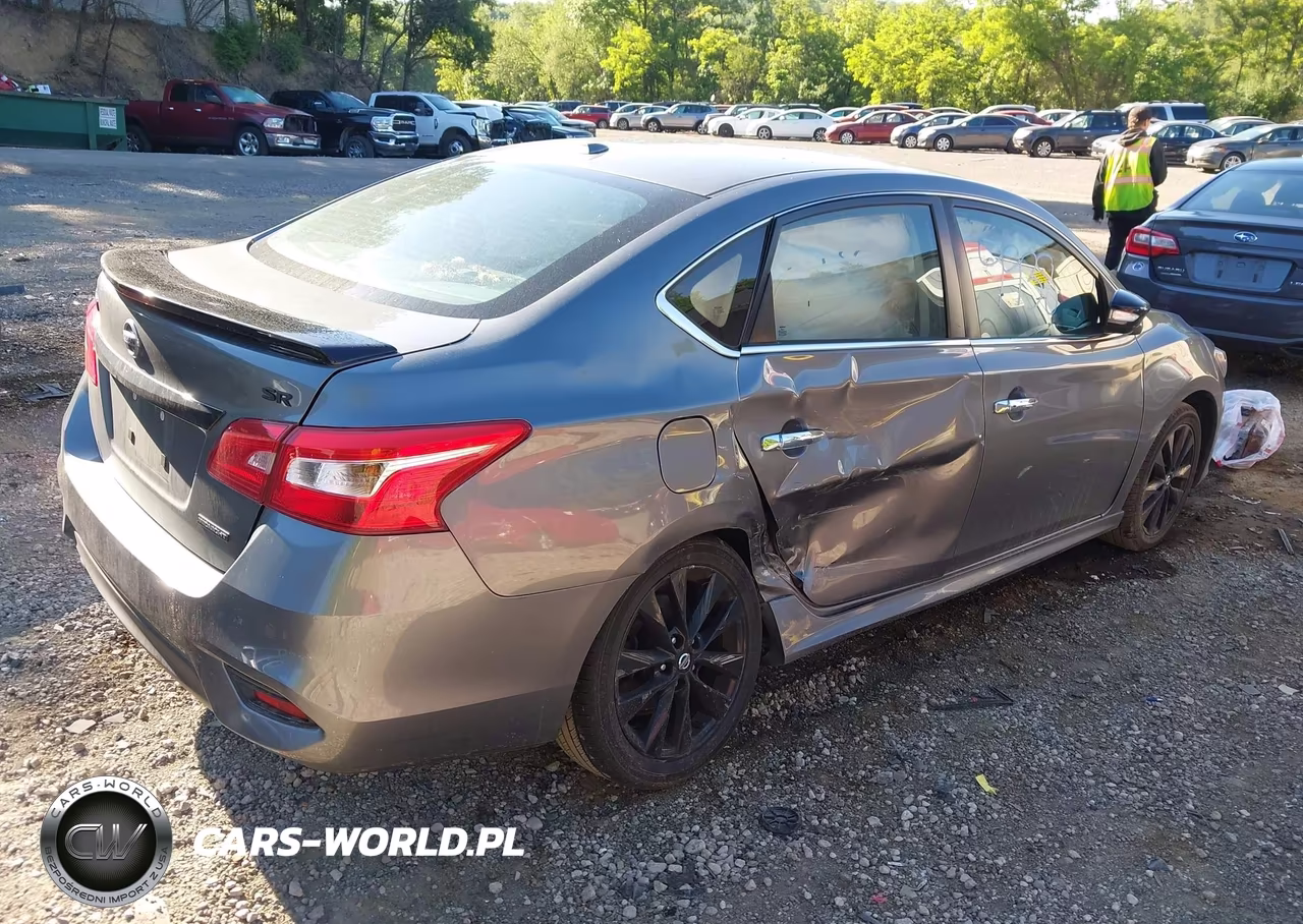 2018 Nissan Sentra Sr VIN:3N1AB7AP5JY255417 - 4