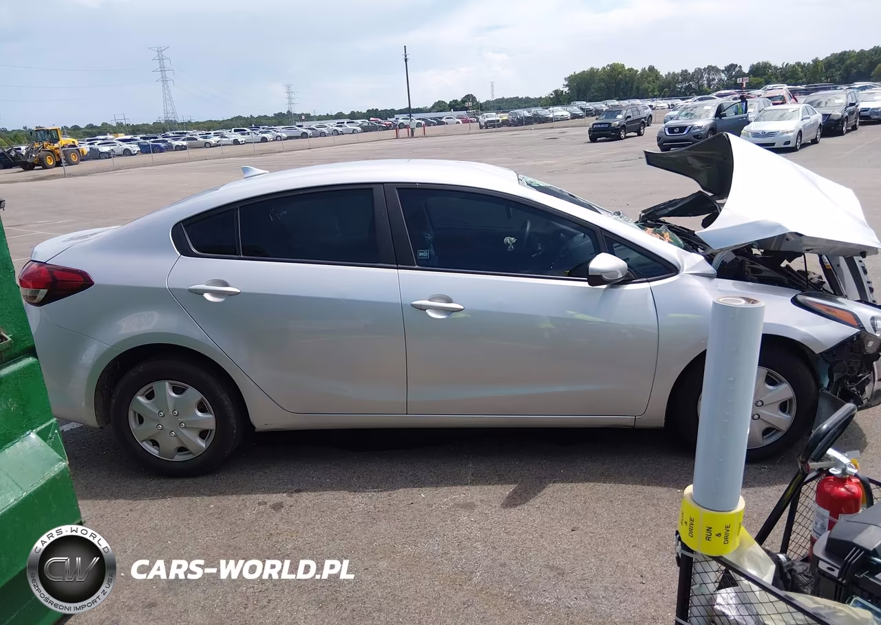 2018 Kia Forte Lx VIN:3KPFK4A75JE235493 - 13