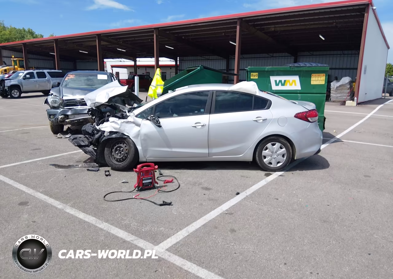 2018 Kia Forte Lx VIN:3KPFK4A75JE235493 - 14