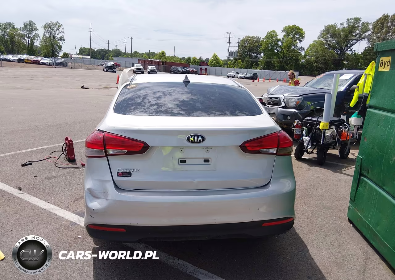 2018 Kia Forte Lx VIN:3KPFK4A75JE235493 - 16