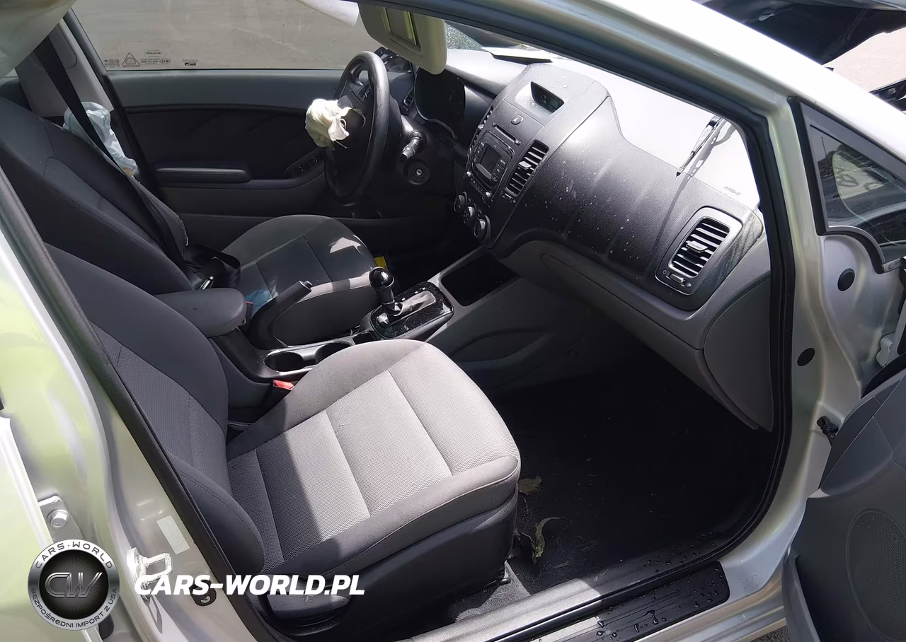 2018 Kia Forte Lx VIN:3KPFK4A75JE235493 - 5