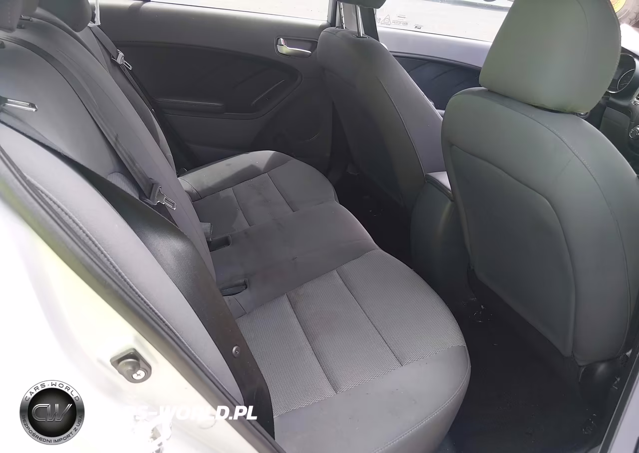 2018 Kia Forte Lx VIN:3KPFK4A75JE235493 - 8