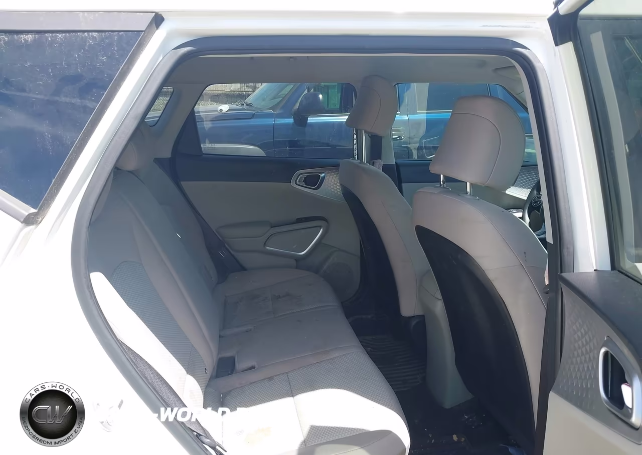 2020 Kia Soul Lx VIN:KNDJ23AU7L7702507 - 8