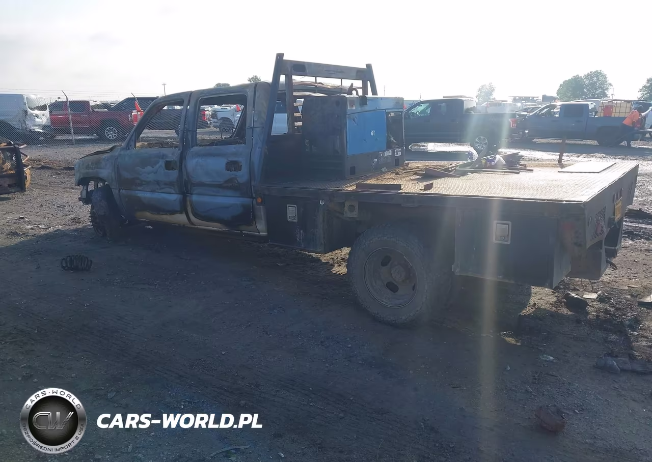2006 GMC Sierra 3500 Work Truck VIN:1GDJC33D06F151188 - 4