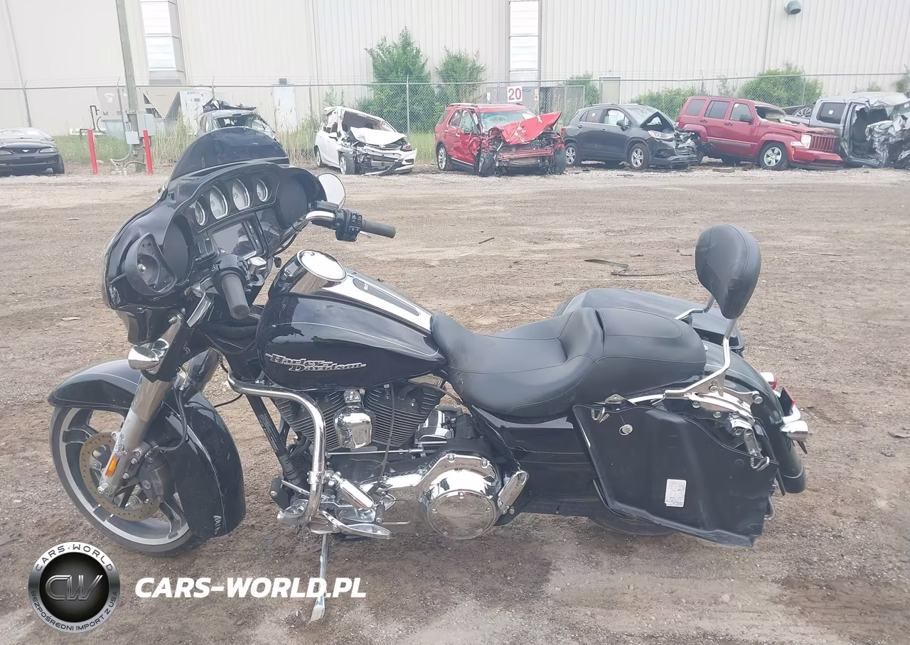2015 Harley-Davidson Flhxs Street Glide Special VIN:1HD1KRM14FB603423 - 13