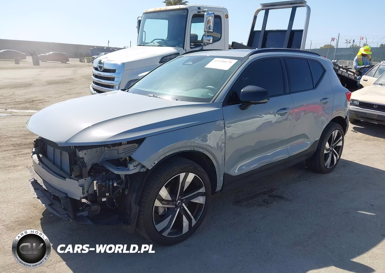 2024 Volvo Xc40 B5 Ultimate Dark Theme VIN:YV4L12UM8R2336240 - 2