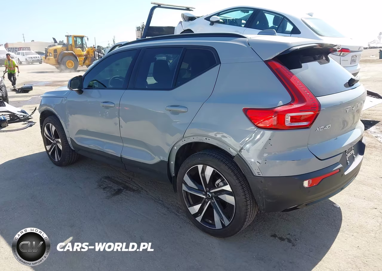 2024 Volvo Xc40 B5 Ultimate Dark Theme VIN:YV4L12UM8R2336240 - 3