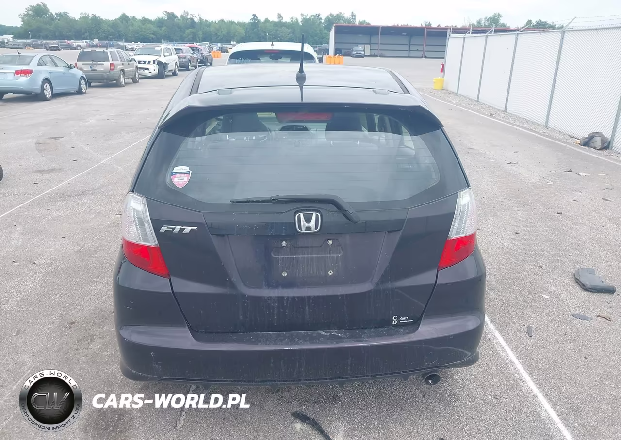 2013 Honda Fit Sport VIN:JHMGE8H52DC013978 - 16