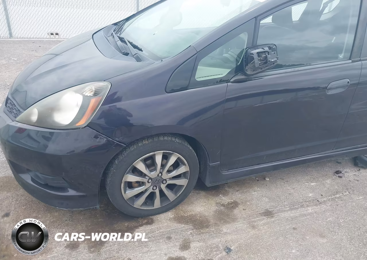 2013 Honda Fit Sport VIN:JHMGE8H52DC013978 - 6