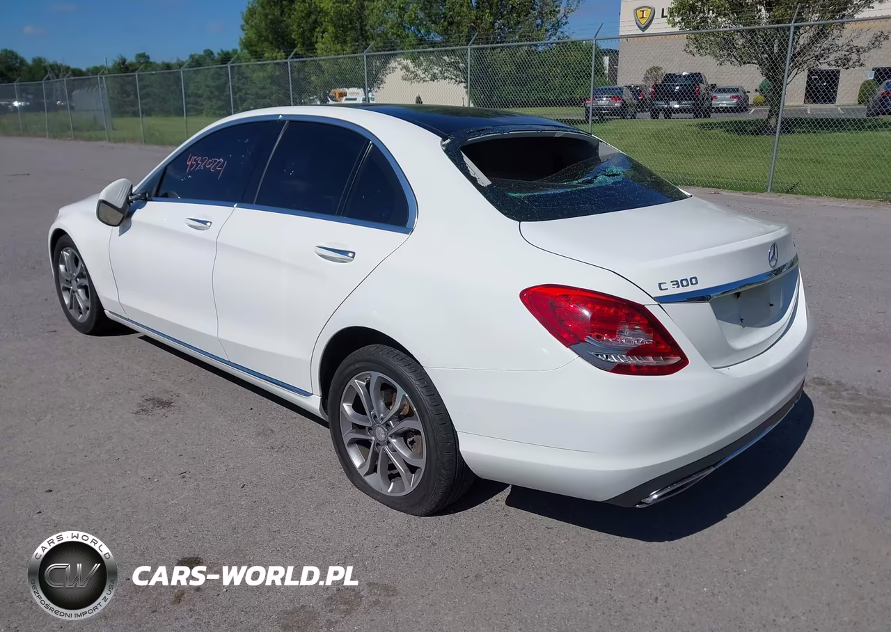 2015 Mercedes-Benz C 300 4Matic VIN:55SWF4KB3FU083124 - 3