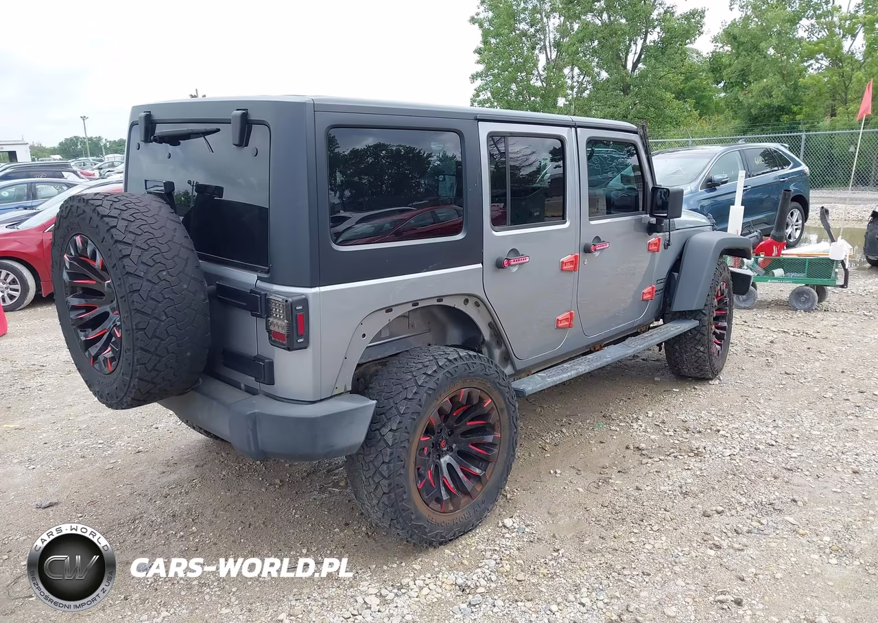 2016 Jeep Wrangler Unlimited Sport VIN:1C4BJWDGXGL217192 - 4