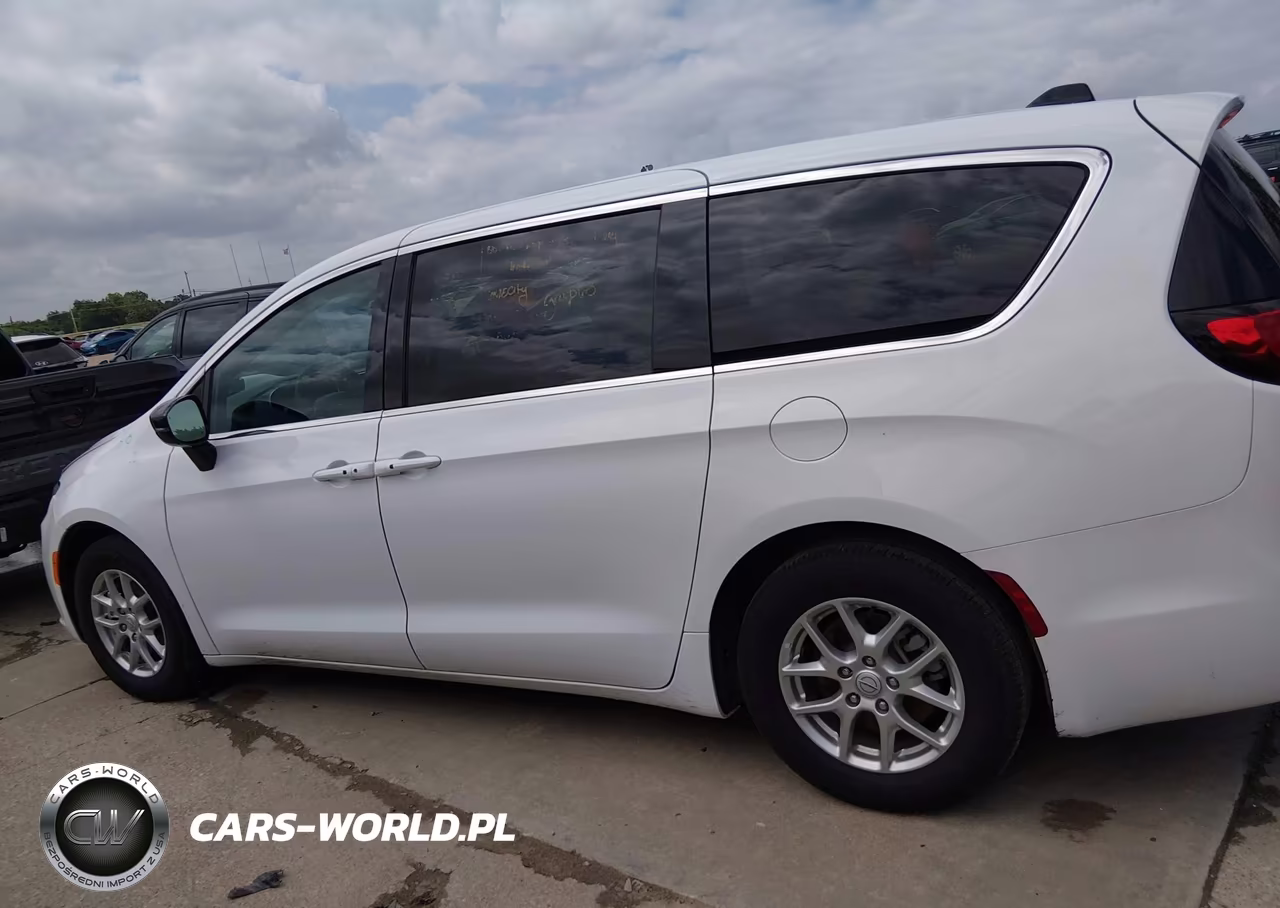 2025 Chrysler Pacifica Select VIN:2C4RC1BG6SR612100 - 14