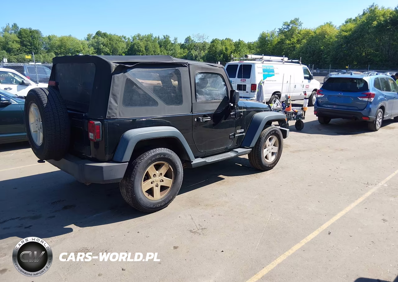2013 Jeep Wrangler Sport VIN:1C4AJWAG0DL679174 - 4