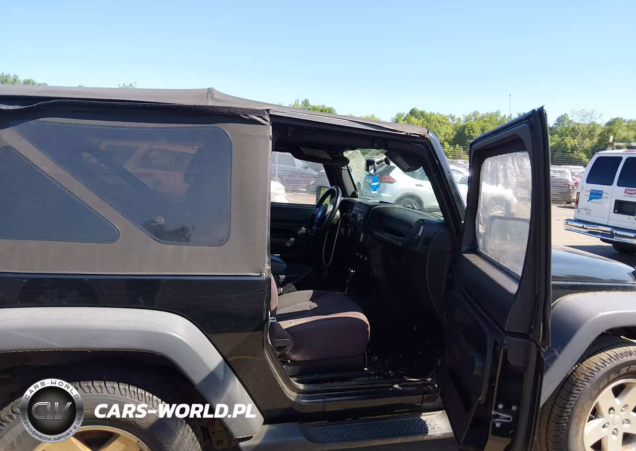 2013 Jeep Wrangler Sport VIN:1C4AJWAG0DL679174 - 5
