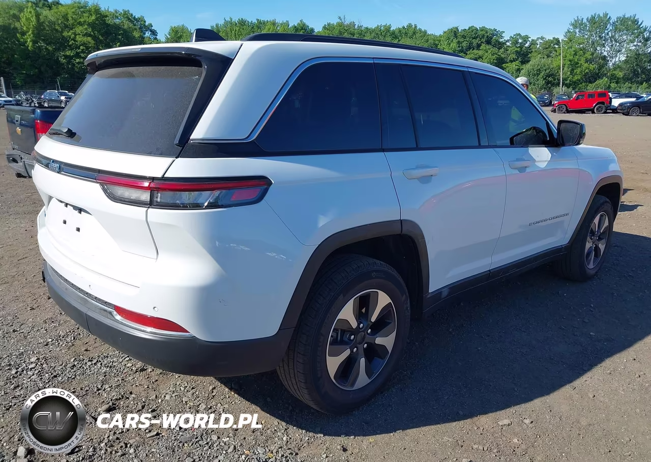 2024 Jeep Grand Cherokee 4Xe VIN:1C4RJYB6XR8611687 - 4